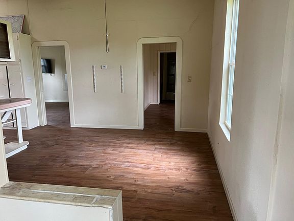 3rd image of 1850 Corley St