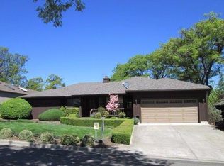 820 E Pebble Beach Dr, Ashland, OR