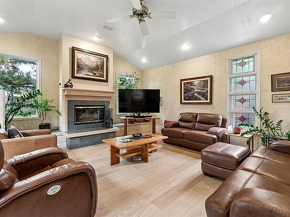 4th image of 3116 N Markwell Ave