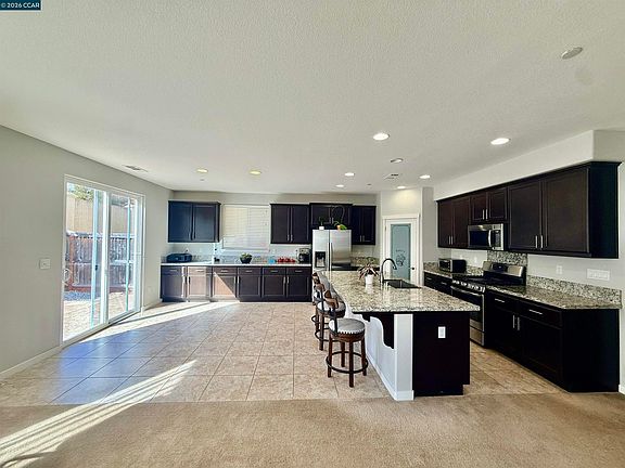 4th image of 307 Birmingham Ct