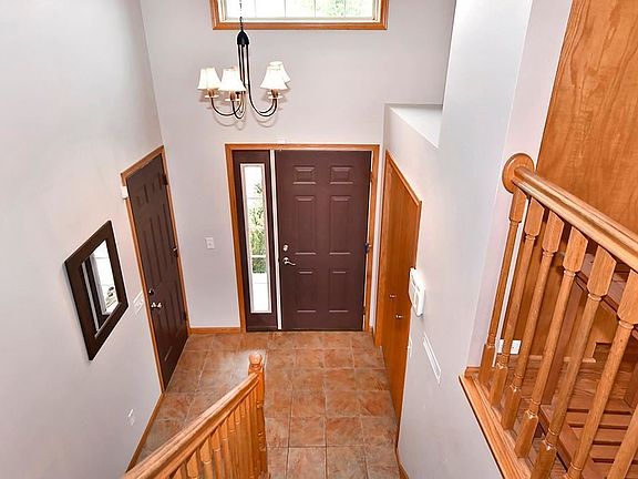 3rd image of 2536 Mossy Creek Dr NE