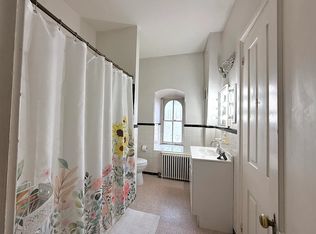 63 E Oakland Ave Floor 3, Doylestown, PA 18901