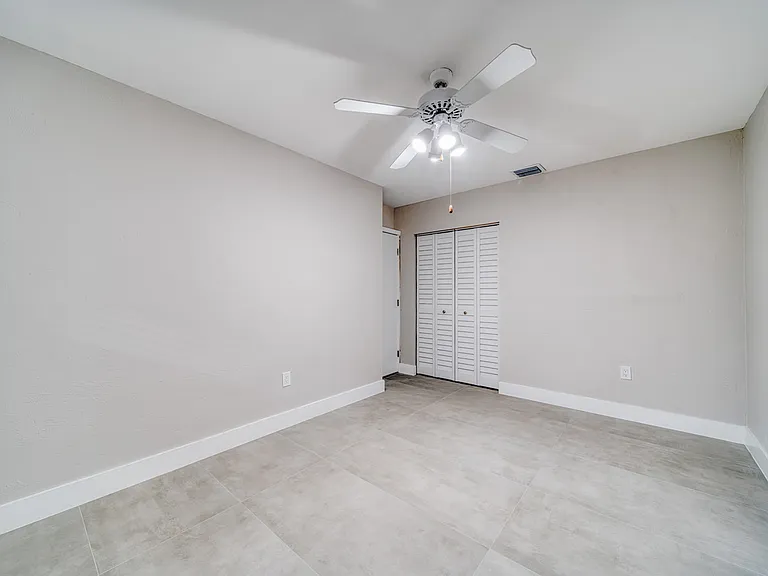 6766 SW 13th Ter — Photo 14