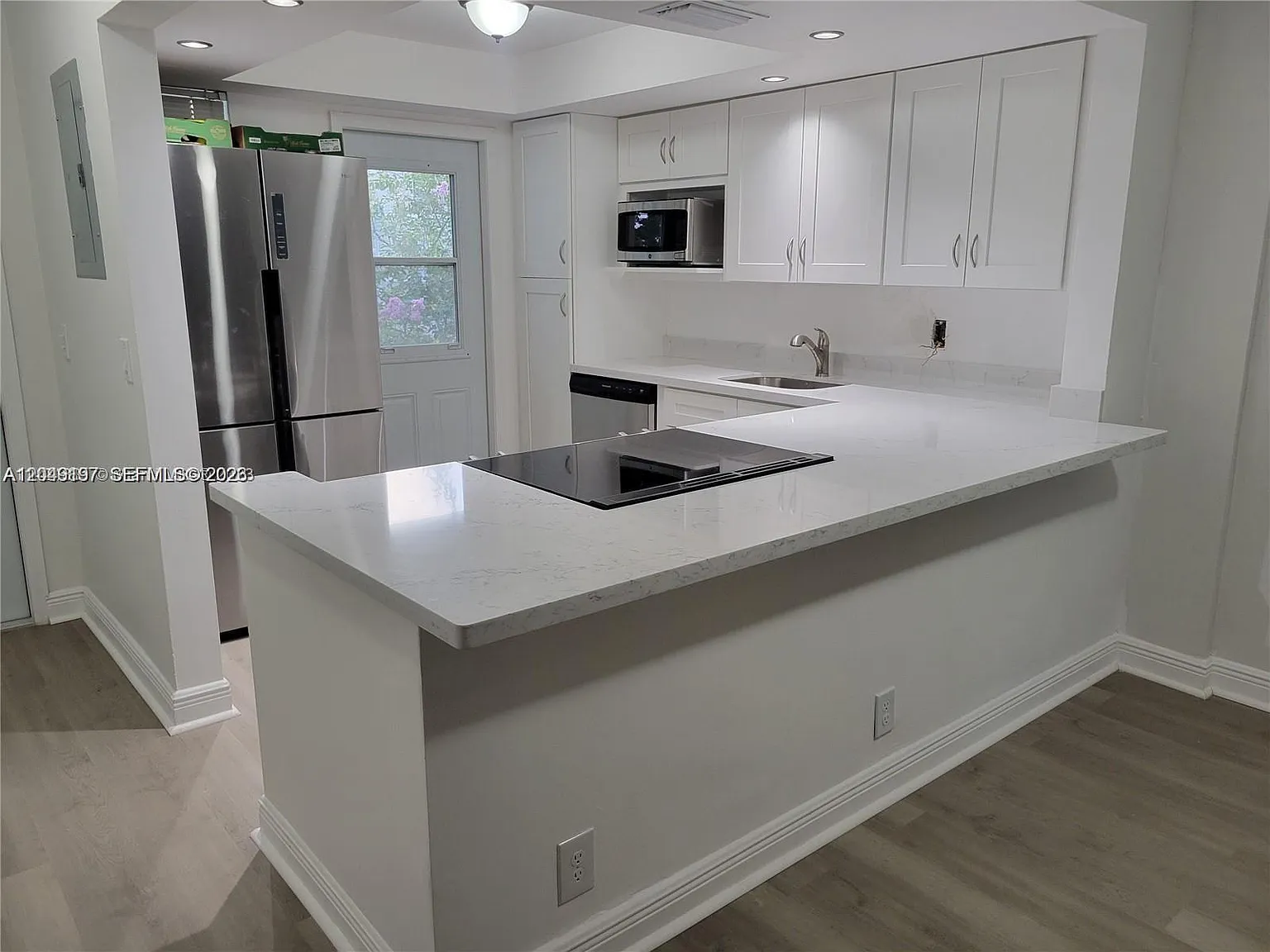 April Song Condo — Photo 3
