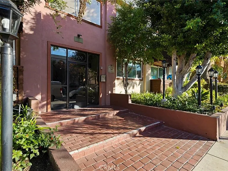 5400 Newcastle Ave #56 — Photo 22