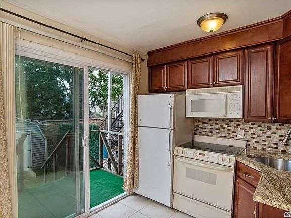 4th image of 3759 Bronxwood Ave