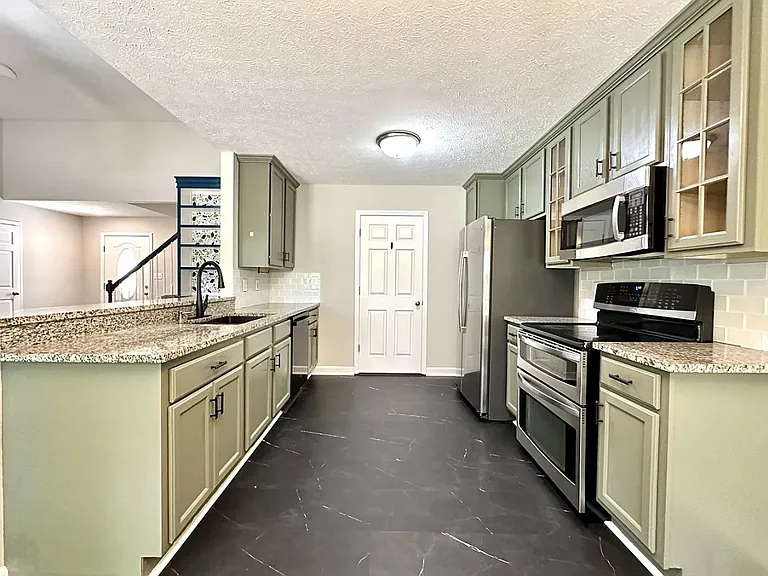 1641 Cedar Springs Cir — Photo 8