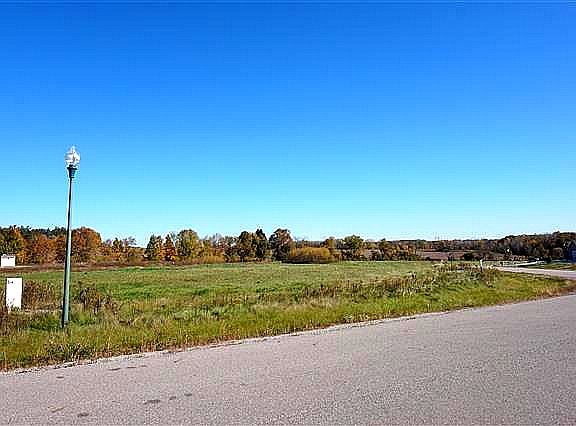 2nd image of Quarry Rim Rd