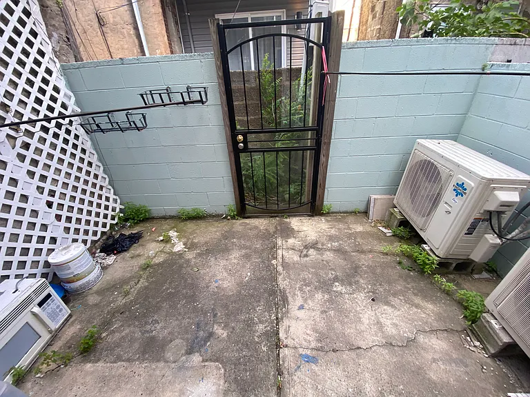 2503 S American St — Photo 9