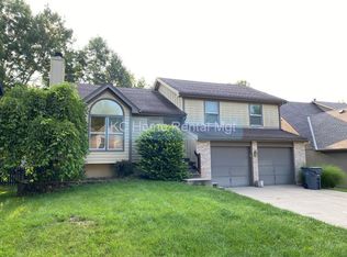 12447 S Mullen Cir, Olathe, KS 66062