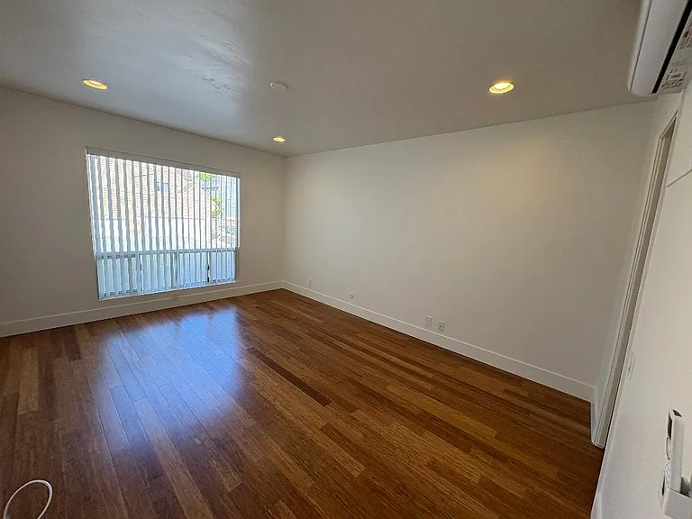 733 Kline St #107 — Photo 3