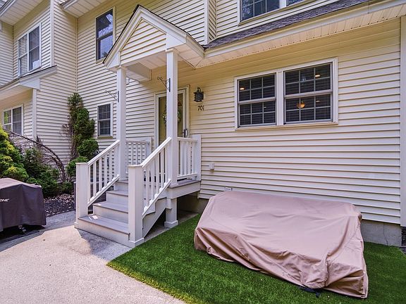 3rd image of 701 Jonathon Ct #701