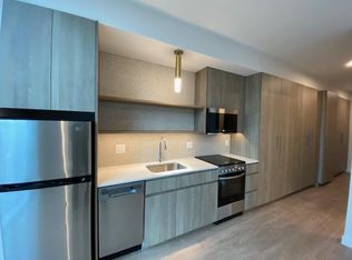 855 N Wells St, Chicago, IL 60610