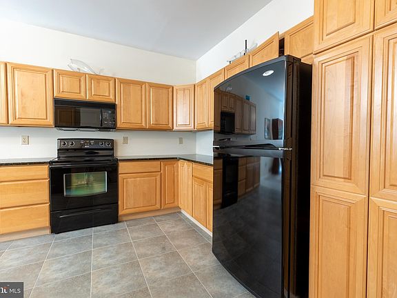 5th image of 515 Southhampton Ln