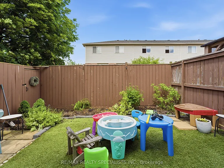 39 Pinewoods Dr #10 — Photo 26