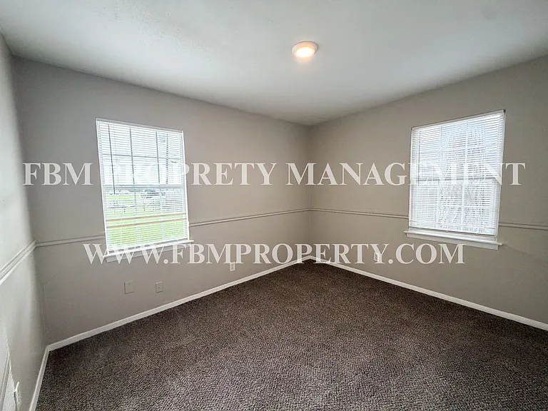 136 Highland Dr — Photo 9