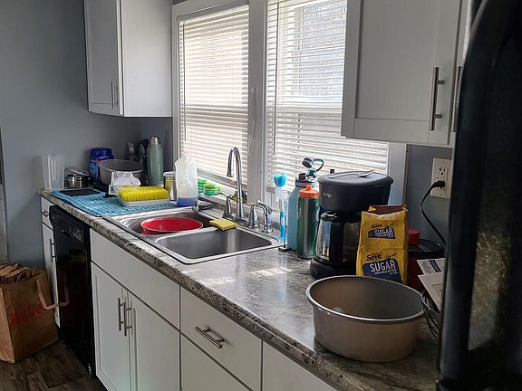 4th image of 630 Schurman St