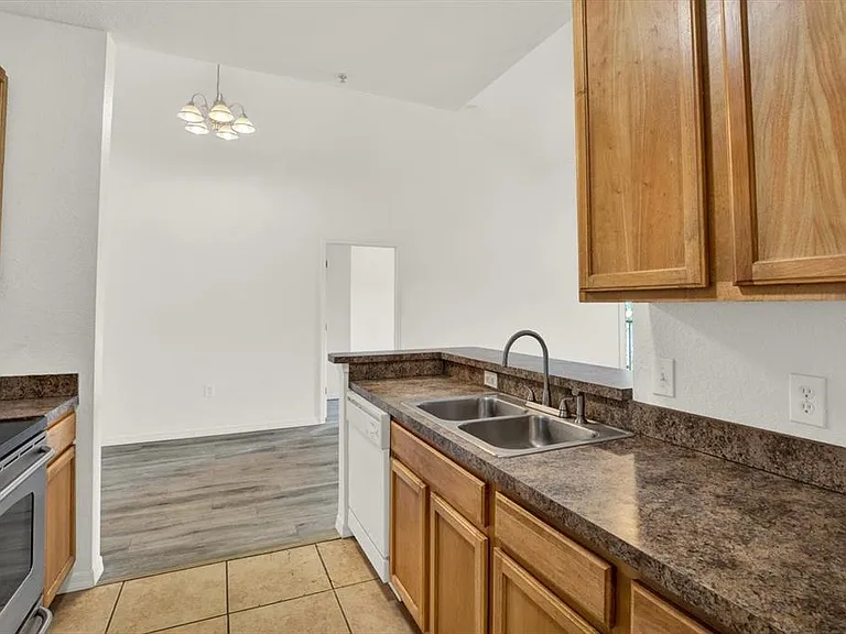 10201 Courtney Palms Blvd #304 — Photo 29