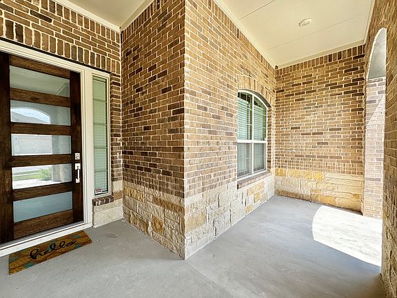 5th image of 17712 Gilberto Dr
