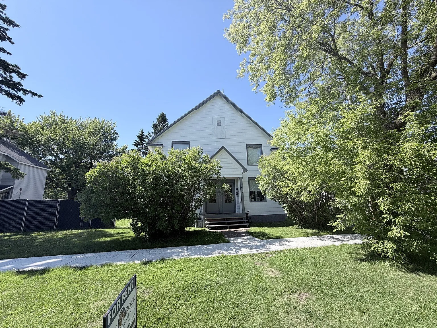 1 bed, $885 — Photo 1