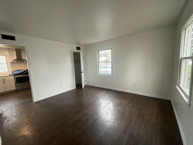 728 S Hamilton Rd — Photo 11