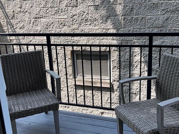 5th image of 1434 W Diversey Pkwy #1
