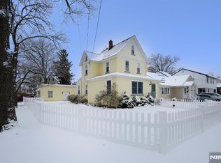 260 W Clinton Ave, Bergenfield, NJ 07621