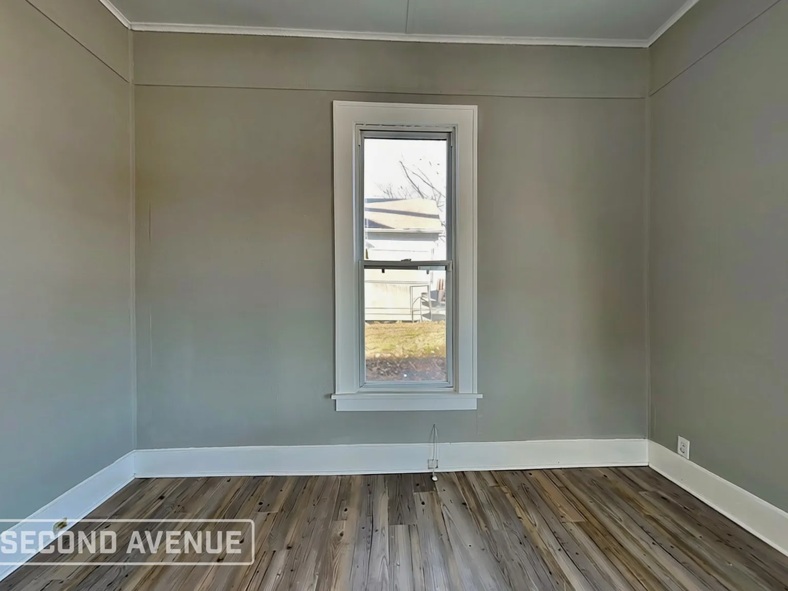 3 bed, 1.0 bath, 1186 sqft, $1,195 — Photo 2