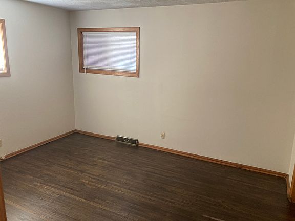 4th image of 2610 S Larkin Dr
