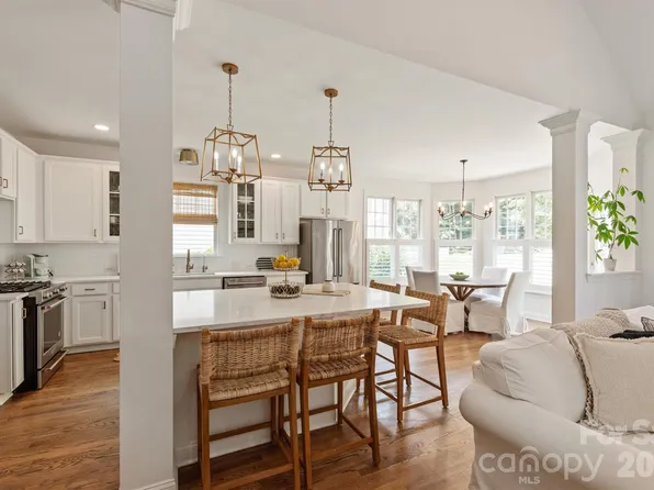 869 Stratford Run Dr, Fort Mill, SC 29708