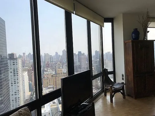 Rented by Laffey Real Estate | media 18