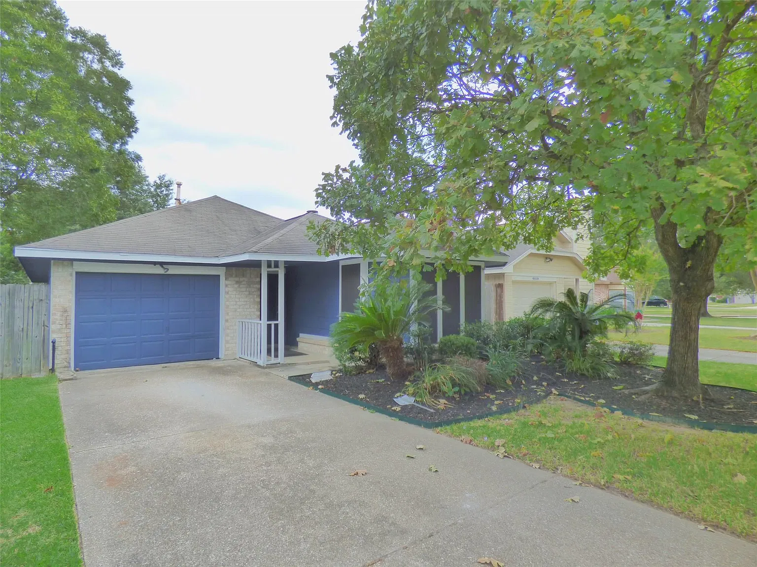 3 bed, 2.0 bath, 1078 sqft, $1,725 — Photo 1