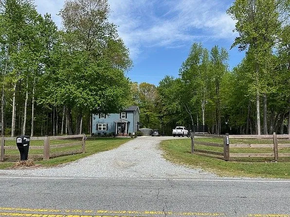 1605 Pleasant Ridge Rd, Greensboro, NC 27409