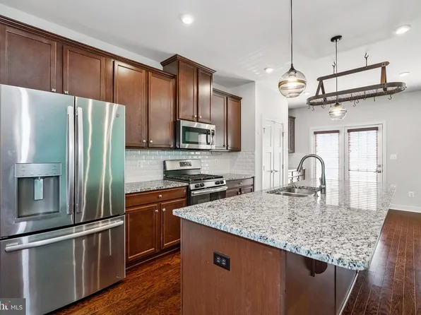 2144 Hemlock Bay Rd, Dumfries, VA 22026