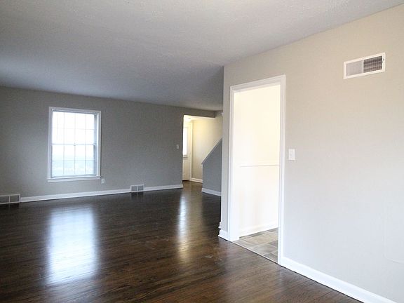 4th image of 7500 Terrace St #7624