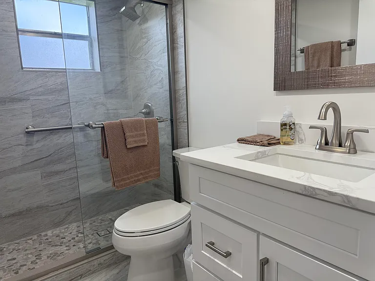 358 Normandy Ln #H — Photo 12
