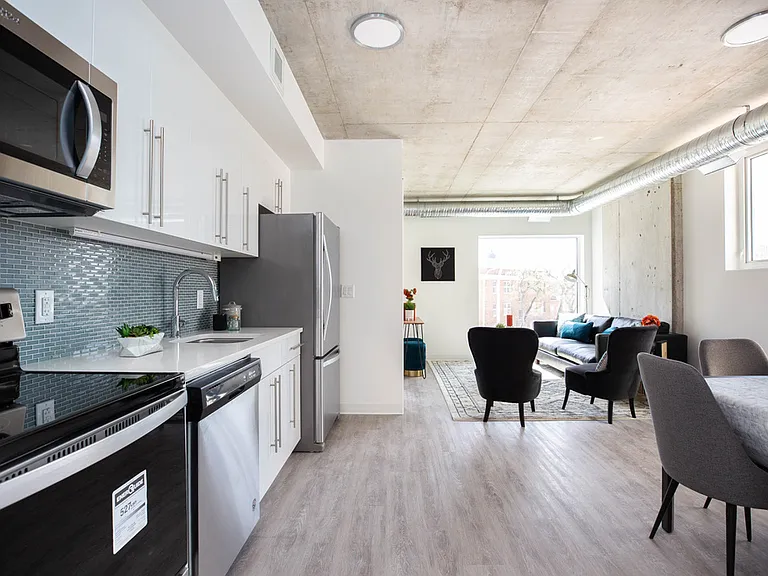 290 Colony St — Photo 8