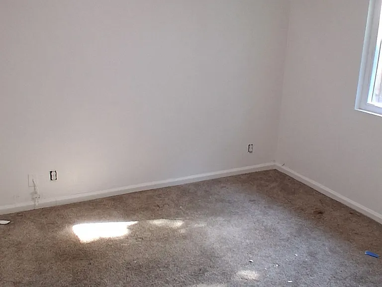 110 E 2nd St #2 — Photo 10