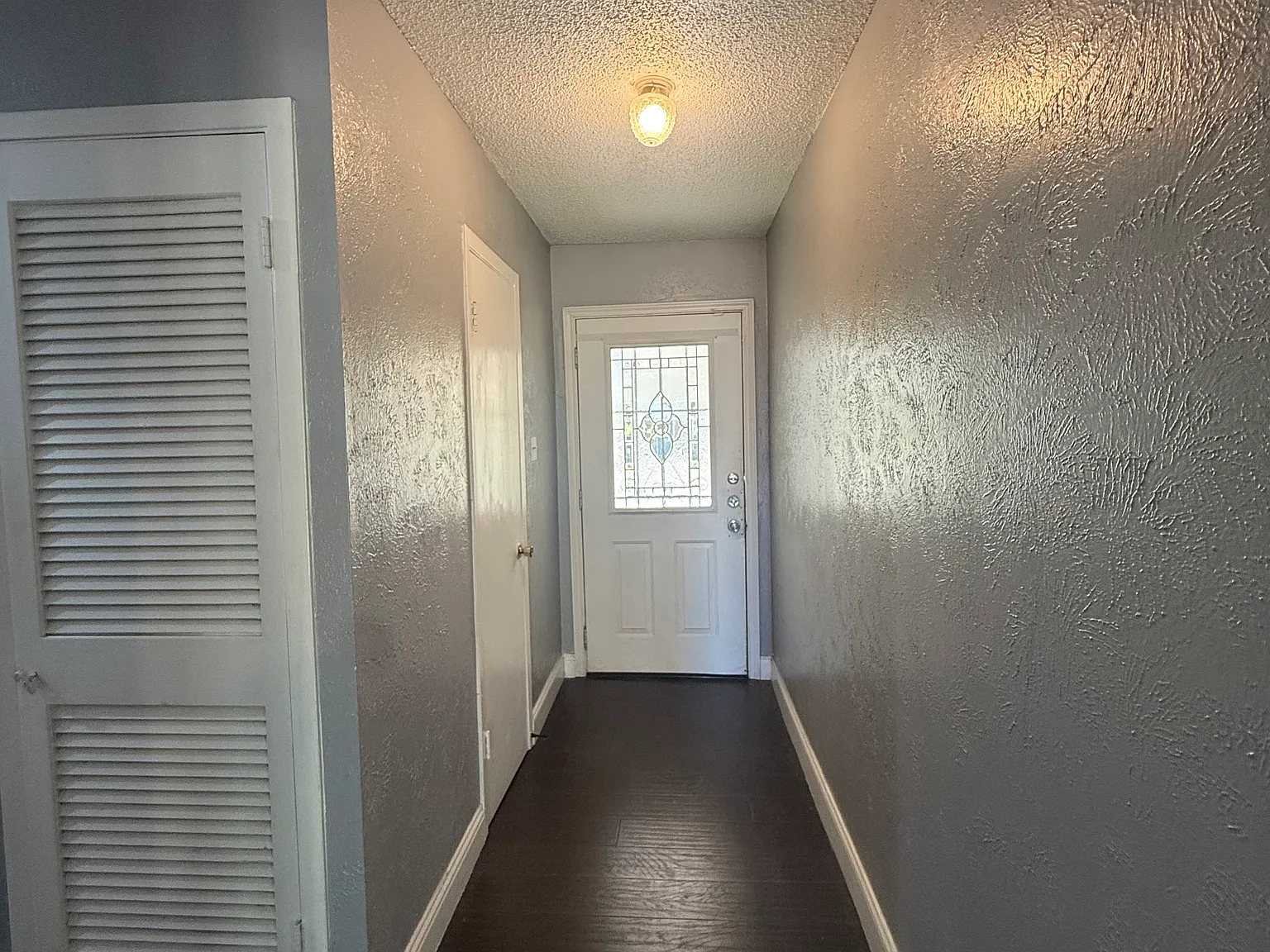 3 bed, 1268 sqft, $1,900 — Photo 4