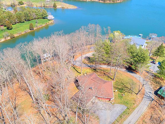 4th image of 5549 Skewes Ln