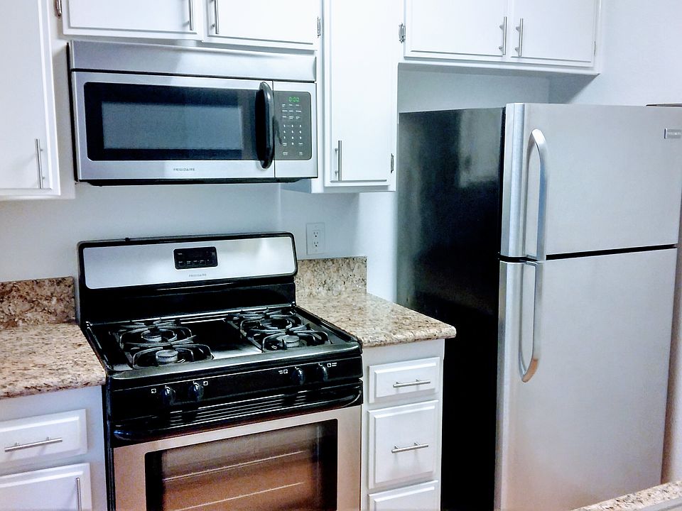 1st image of 15111 Burbank Blvd APT 206