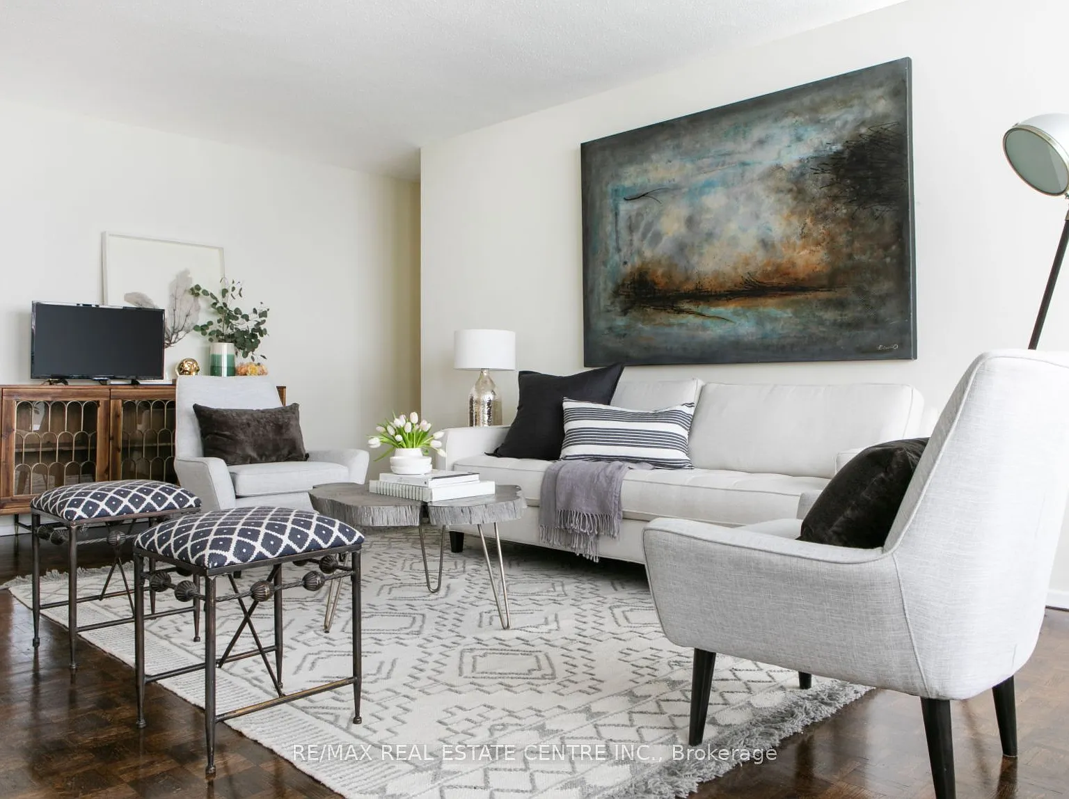 2 bed, $2,325 — Photo 4