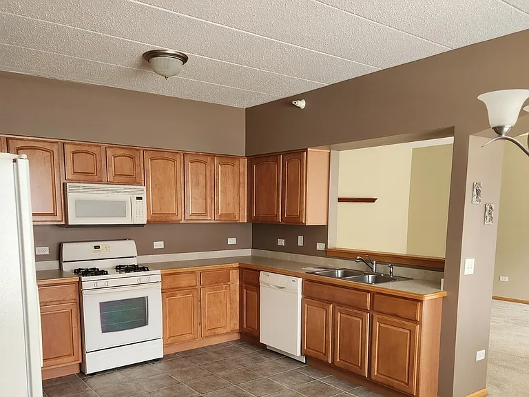 16611 Liberty Cir #1N — Photo 3