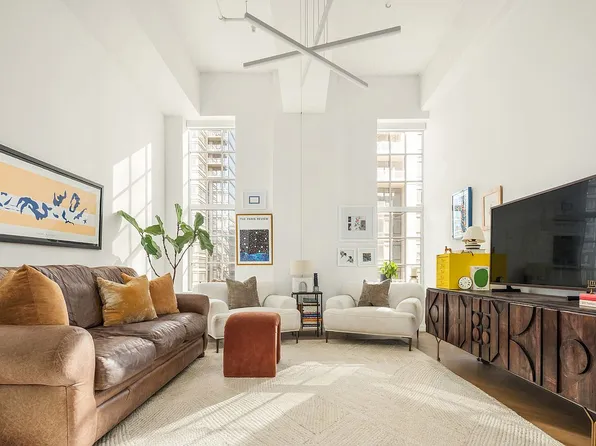 184 Kent Ave APT D-403, Brooklyn, NY 11249