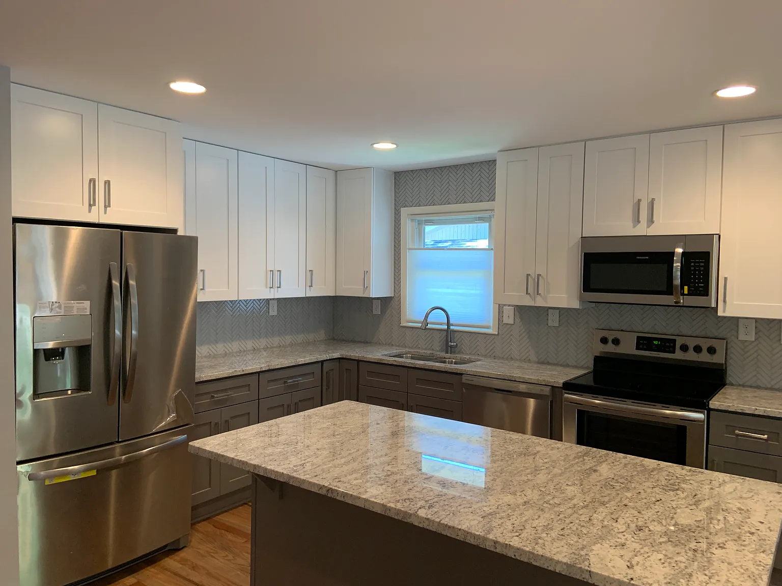 2282 Shamrock Dr — Photo 3
