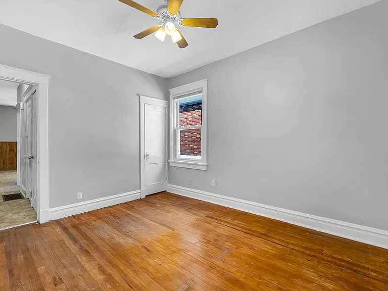1223 Gruner Pl — Photo 35
