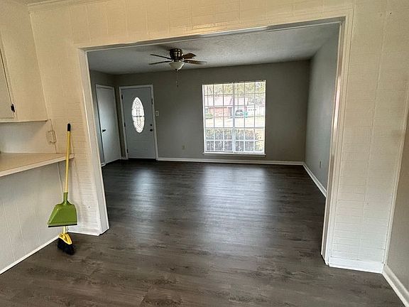 3rd image of 4210 Springdale Rd