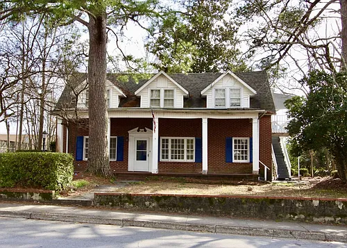 14 Tallman St Photo 1