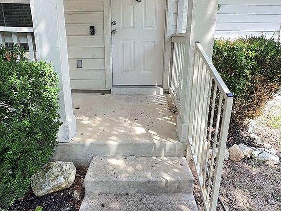 3rd image of 1430 Big Bend Dr Unit 14