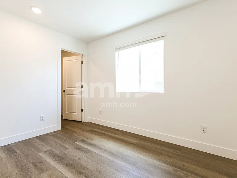 10265 Peoria Pkwy — Photo 13